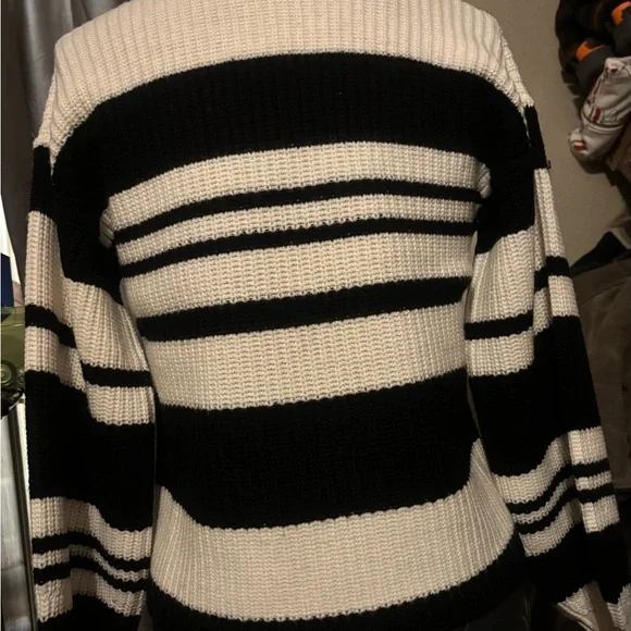 Equipment Femme • Soft • 100% Wool • Black and White (off white) Striped Sweater - Picture 2 of 16